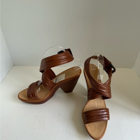 Max Studio Umeko Heel. Size 8.5 - Picture 4 of 10